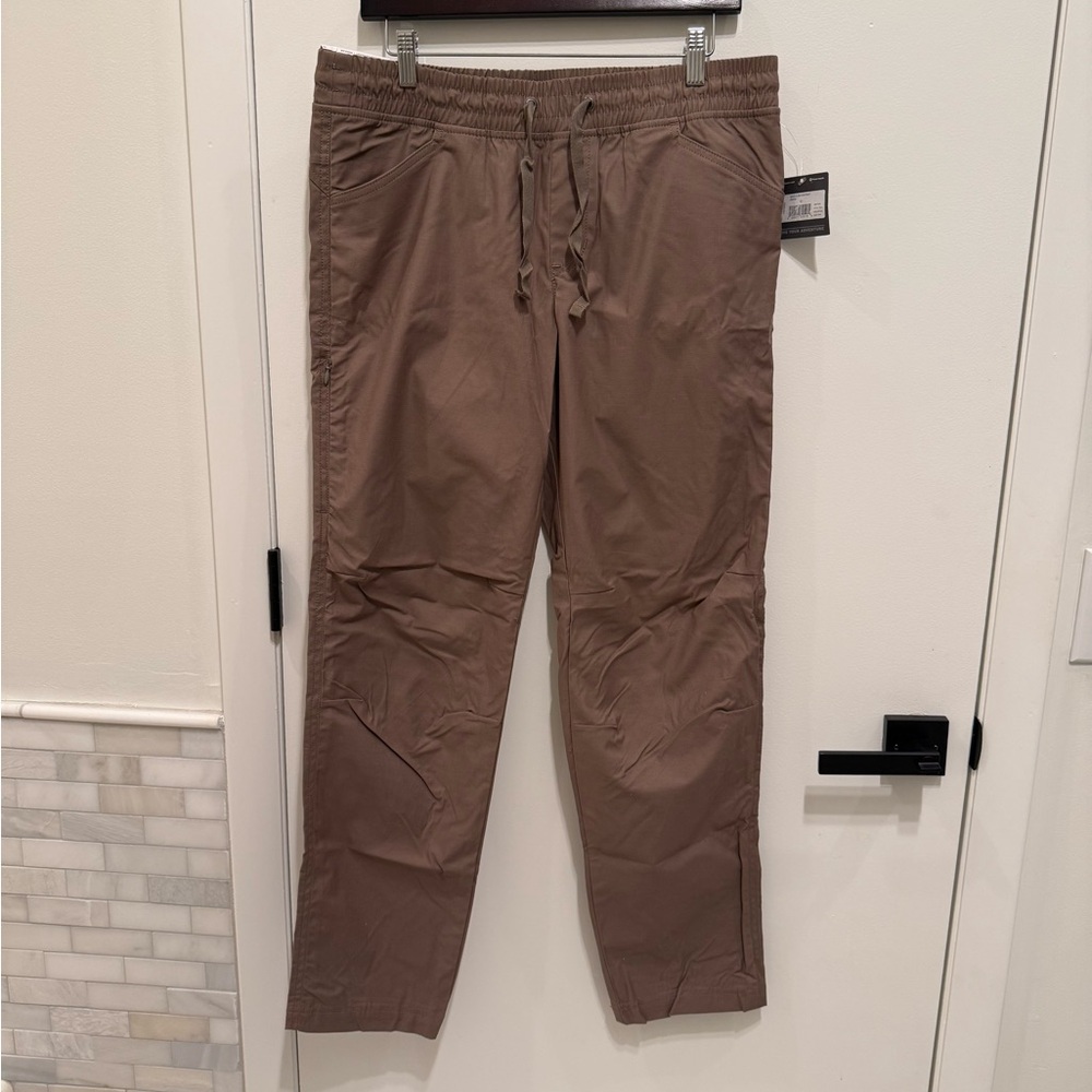 NWT Womens Eddie Bauer Slightly Curvy Straight Exploration Pant